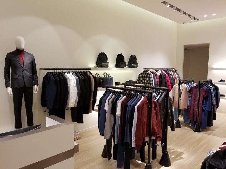 The Future of AR Shopping Experiences: Try Before You Buy